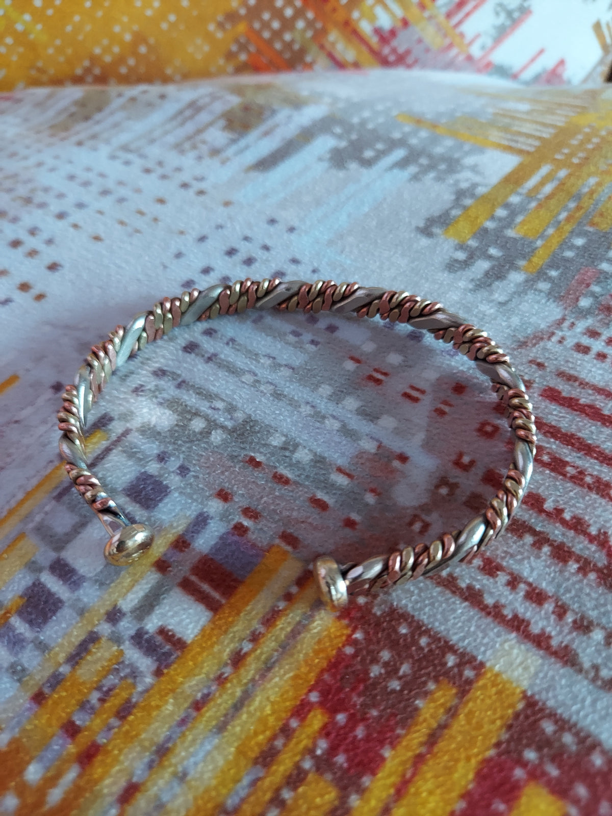 Bronze Diamond Pattern Gold Bangle