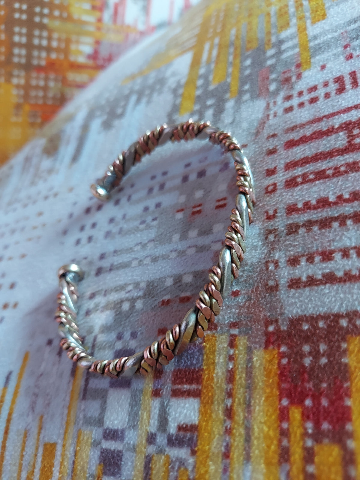 Bronze Diamond Pattern Gold Bangle