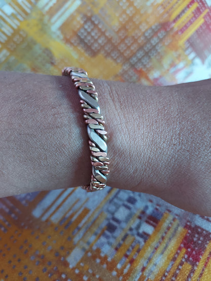 Bronze Diamond Pattern Gold Bangle