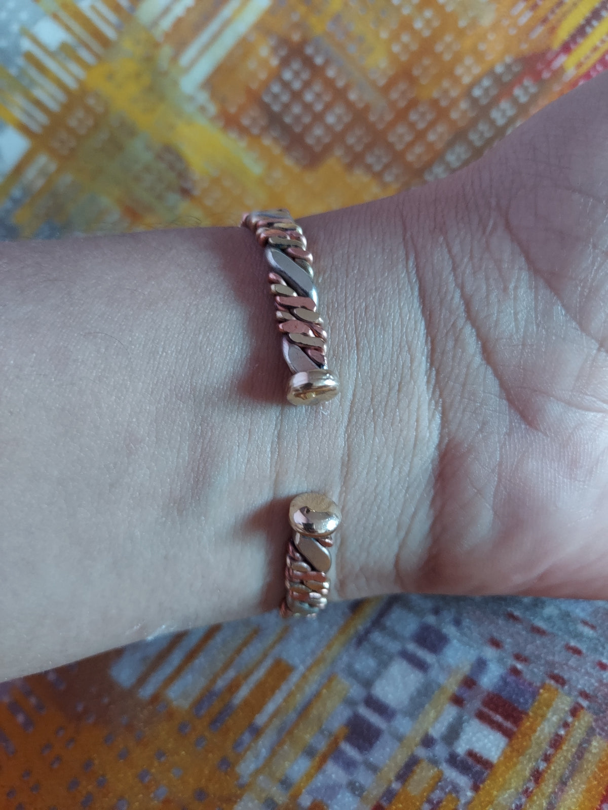 Bronze Diamond Pattern Gold Bangle