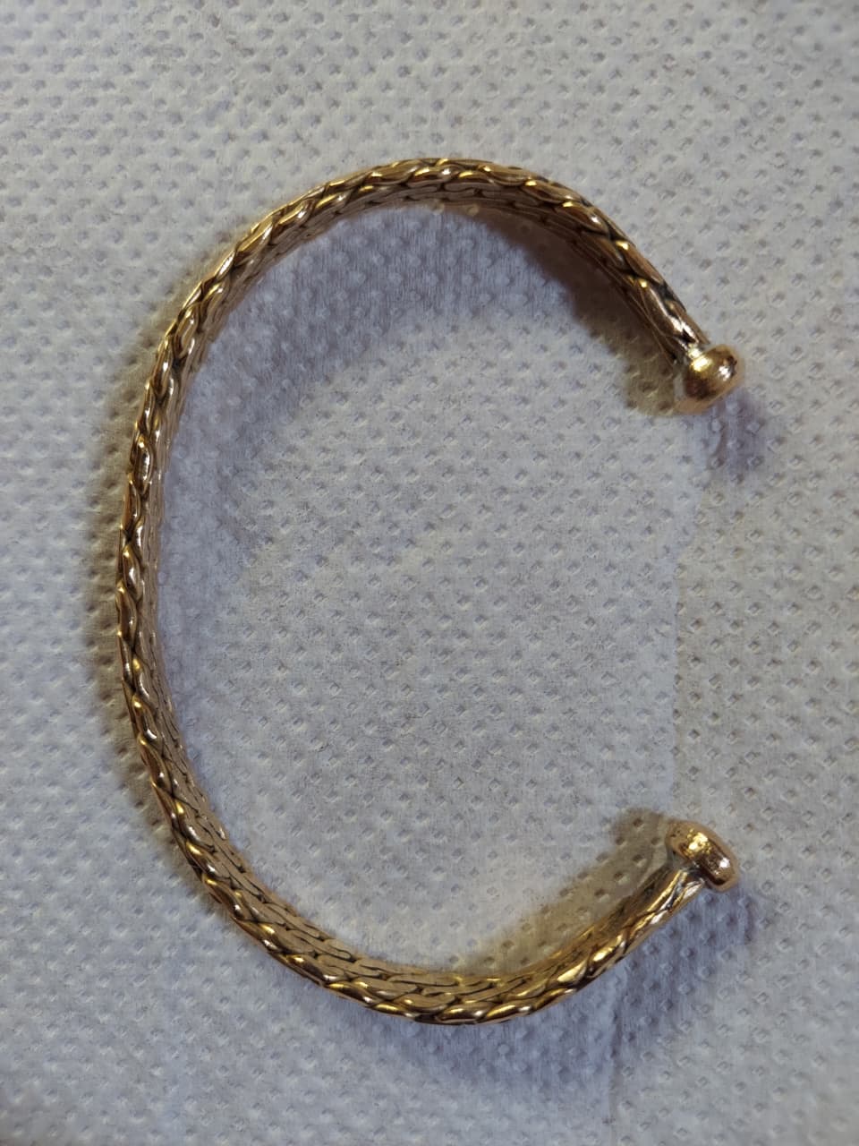 BRACELET